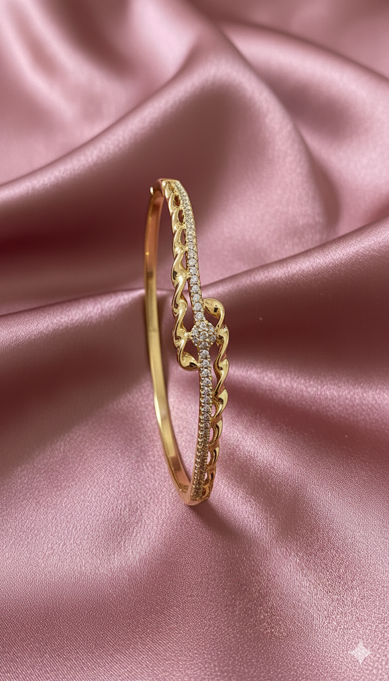 Bracelet jonc rigide avec motif celtique et strass
