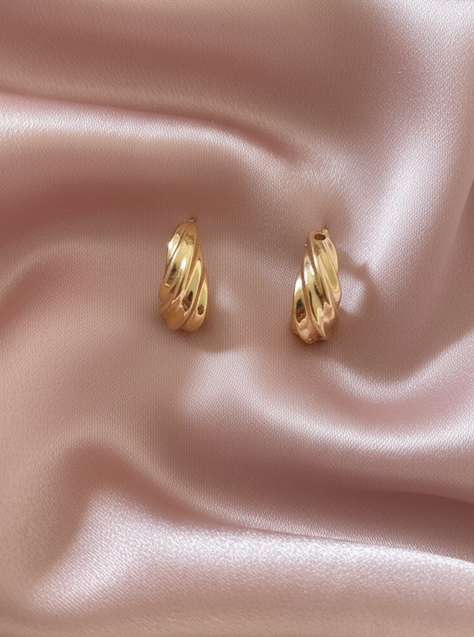 Boucles d'oreilles créoles dorées torsadées